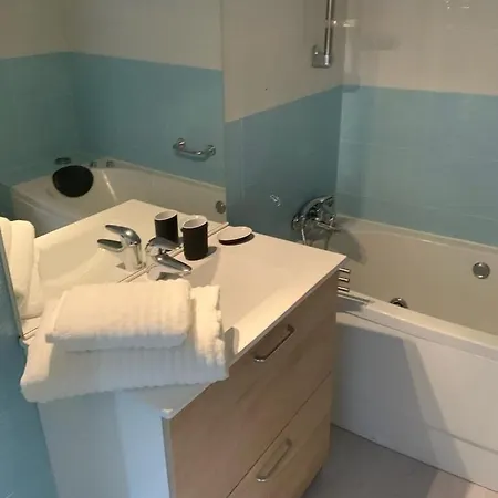 דירה Views, Comfort And Location מארבלה